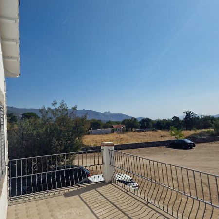 El Nido Del Aguila Hotel Las Gacelas, Becerril Becerril de la Sierra Buitenkant foto